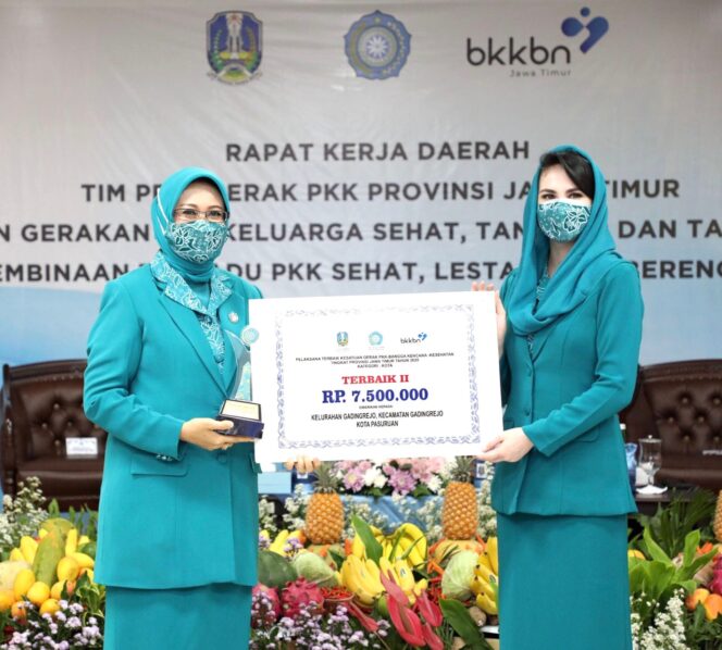 
PKK Kota Pasuruan Borong Dua Penghargaan Tingkat Provinsi