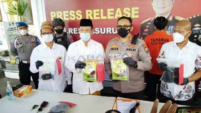 
Kurir 2 Kg Sabu Jaringan Internasional Ditangkap di Pasuruan