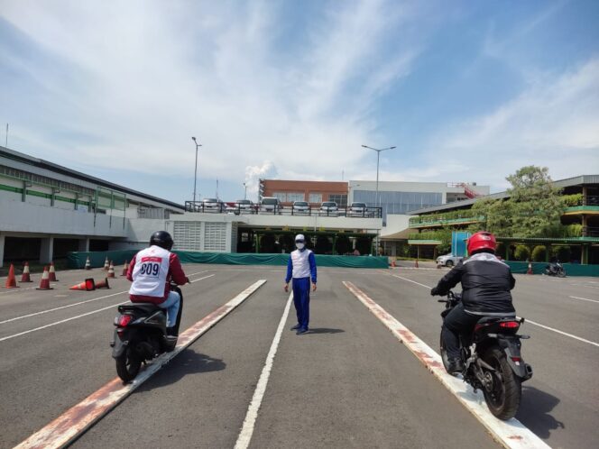 
MPM Honda Jatim Kampanyekan #Cari_Aman Kepada Konsumen
