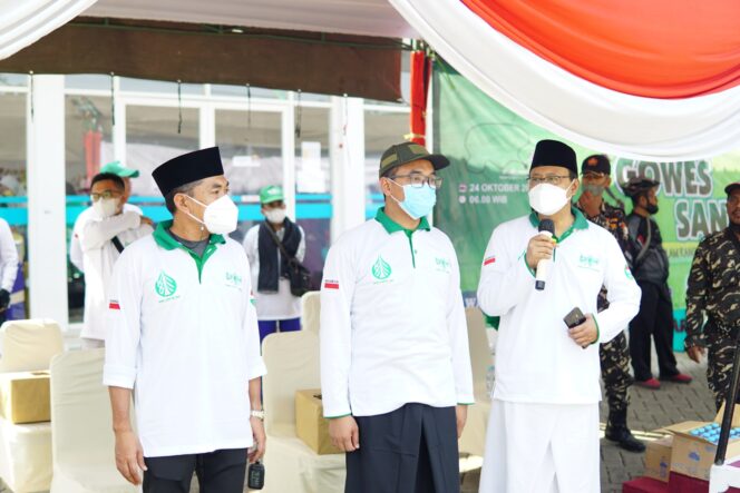 
Hadiri Gowes Santri, Gus Ipul Ajak Para Santri untuk Berprestasi