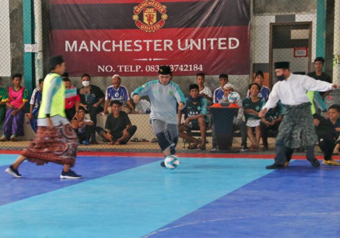 
Wawali Mas Adi Apresiasi Lomba Futsal Sarungan yang Digelar PCNU Kota Pasuruan