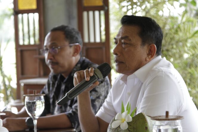 
Di Hadapan Jurnalis Malang, Moeldoko Sampaikan Akan Ambil Langkah Bagi Kedaulatan Digital di Indonesia