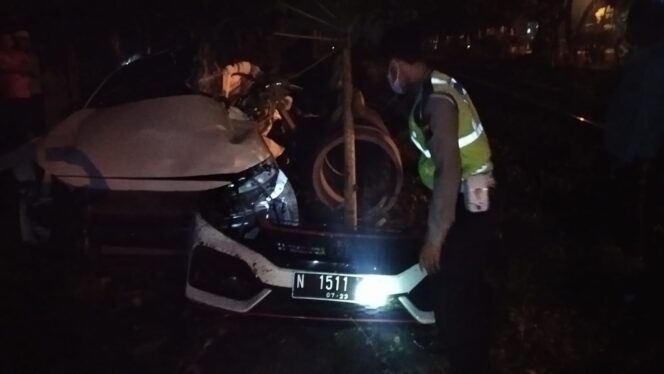 
Tertabrak KA Komuter di Pasuruan, Empat Orang Tewas
