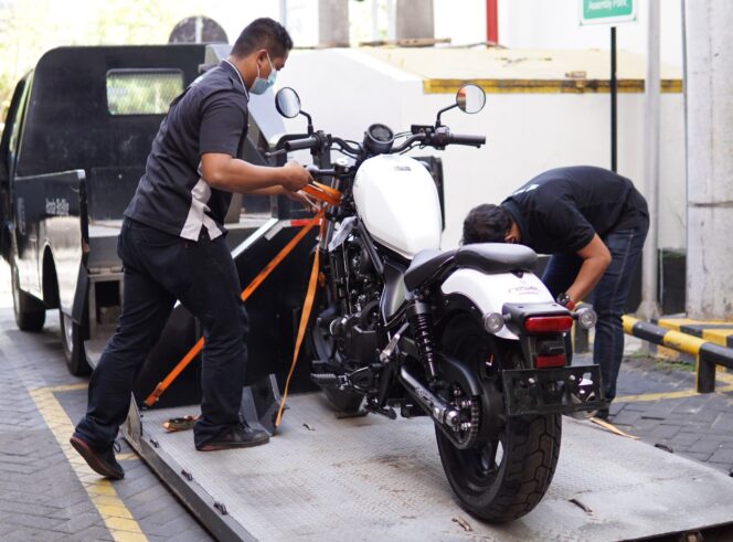 
Musim Hujan, Perhatikan Perawatan dan Kebersihan Rem Motor Honda Big Bike