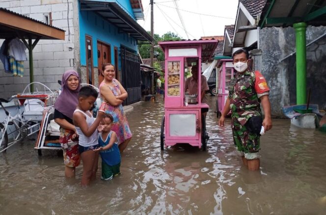
Ratusan Lebih Rumah Warga di Pasuruan Terendam Banjir