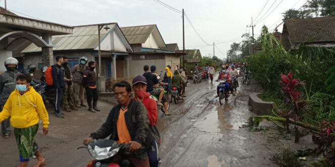 
Korban Erupsi Semeru 2021, 13 Orang Meninggal Dunia dan Puluhan Luka-luka