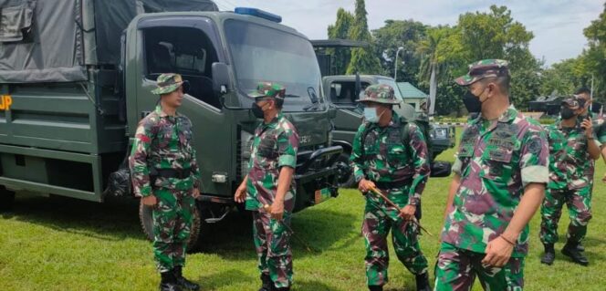 
Pangdivif 2 Kostrad Berangkatkan Personil Yonzipur 10 ke Bencana Erupsi di Lumajang