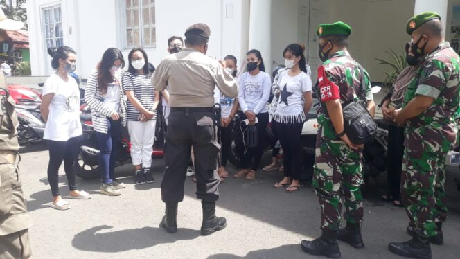 
Satuan Sabhara Polres Probolinggo Gencar Ops Yustisi