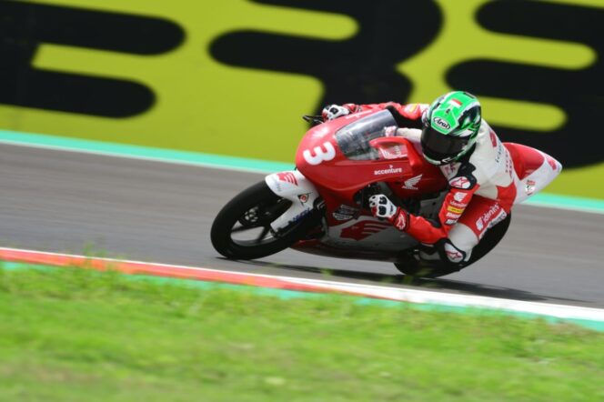 
Pebalap Binaan AHM Fadillah Arbi Resmi Bersaing di FIM Moto3 2022