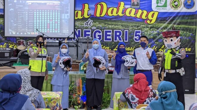 
Kampanyekan #Cari_Aman di hari Ibu, MPM Honda Jatim Edukasi Konsumen hingga Jurnalis Wanita