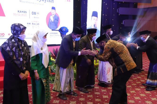 
Menag Gus Yaqut Kukuhkan 9 Kiai sebagai Majelis Masyayikh