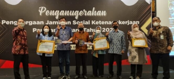 
Mantap, Perusahaan Binaan BPJamsostek Cabang Pasuruan Pandaan Menjadi Pemenang Paritrana Award 2021