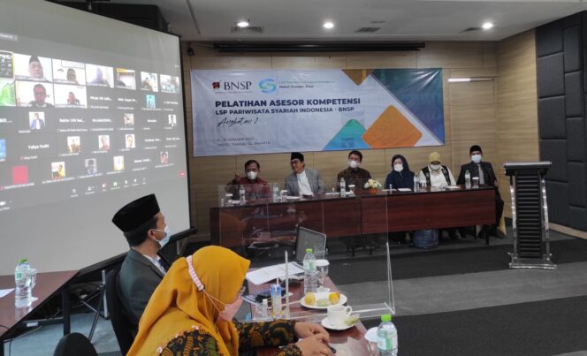 
Sinergi dengan BNSP, Kemenag Tingkatkan Kapasitas Pembimbing Ibadah Haji dan Umrah