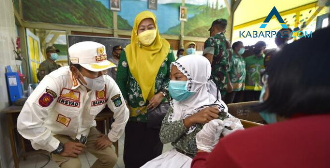 
Vaksinasi Anak di Kabupaten Pasuruan Dimulai, Gus Irsyad Targetkan 146.187 Pelajar