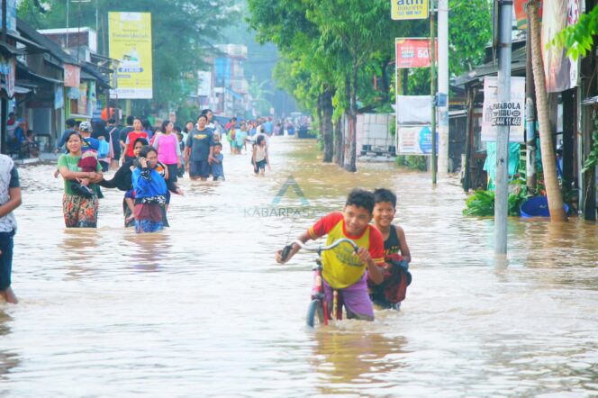 
Banjir dan Adzab Serangan Fajar