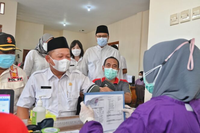 
Hari Pertama Vaksin Booster di Kota Pasuruan, Warga Antusias Divaksin