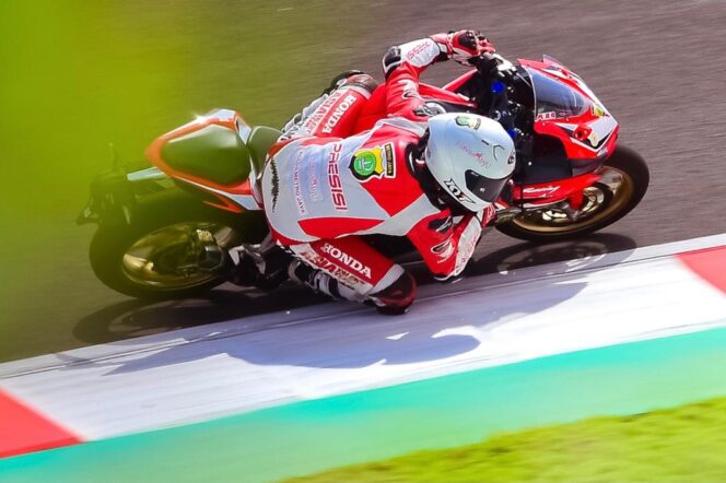 
Pembalap Indonesia Mario Aji Libas 17 Sirkuit Mandalika