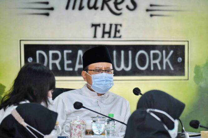 
Gelar Rakor Maraton, Gus Ipul Minta Kepala OPD Paparkan Program Kerja 2022