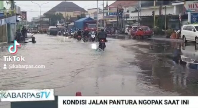 
Breaking News! Pantura Pasuruan Terendam Banjir