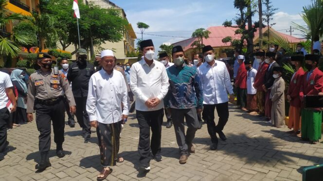 
Minimalisir Paham Radikal, Kepala BNPT Boy Rafli Berkunjung ke Ponpes Al Ikhlas Rembang
