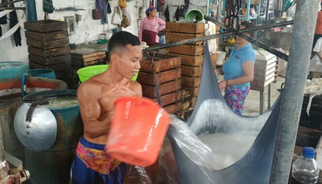 
Pabrik Tahu di Pasuruan Tetap Produksi Meski Ada Isu Mogok Massal