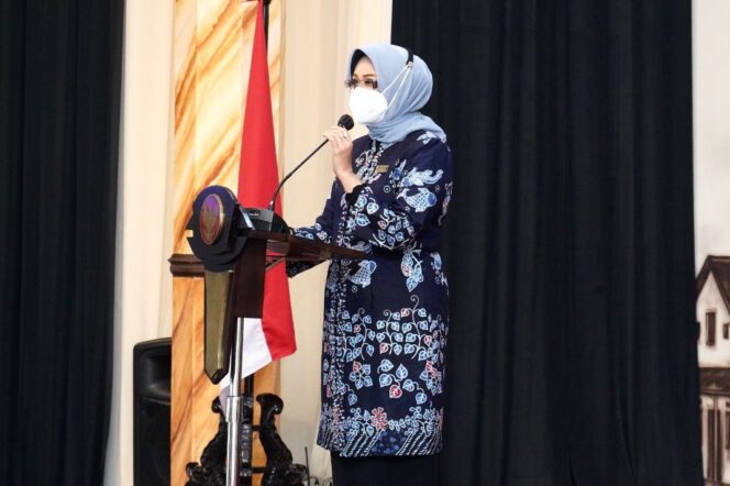 
Fatma Saifullah Yusuf Minta Gerakan Makan Ikan di Kota Pasuruan Digencarkan