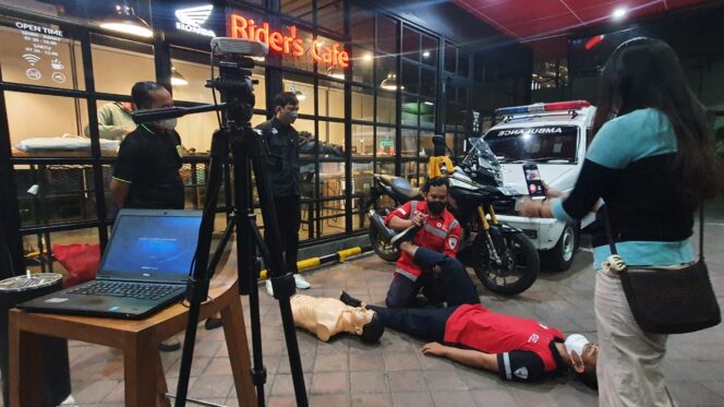 
Trip to Mandalika, MPM Honda Jatim Bekali Komunitas Honda Pelatihan Basic Life Support