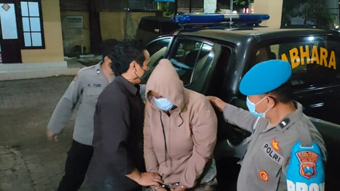 
Curi Motor, Wanita  Seksi Asal Dringu Diamankan Polisi