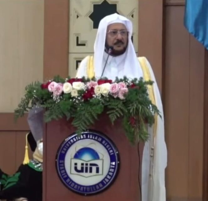 
Syeikh Abdullatif Terima Doktor Kehormatan di UIN Jakarta