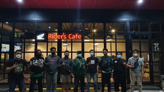 
Komunitas Honda BeAT Jatim Kopdar Hybrid di MPM Riders Café Surabaya