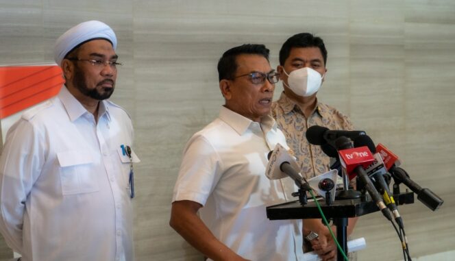 
Moeldoko : Jika Ada yang Ngaku KSP dan Minta Macam-Macam, Tangkap Saja !