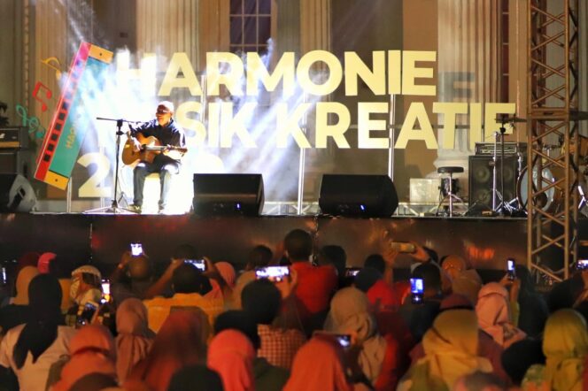
Libur Lebaran, Pemkot Pasuruan Sukses Datangkan Dua Musisi Besar asal Ibukota untuk Hibur Masyarakat