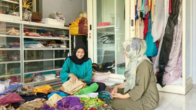 
Penyewaan Baju Adat di Pasuruan Banjir Rezeki