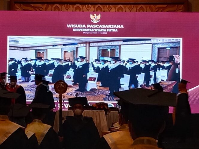 
Puluhan Mahasiswa Pascasarjana UWP Surabaya Diwisuda Secara Offline