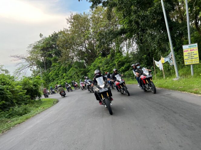 
Saturday Ride, Pecinta Honda CB150X Jajal Ketangguhan Honda CB150X