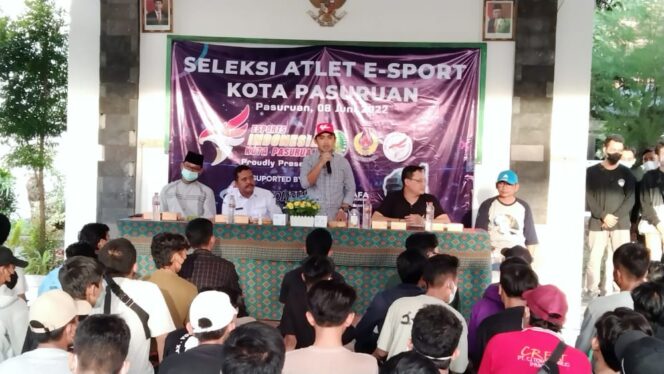 
Ratusan Pemuda di Pasuruan Adu Kompetisi di Seleksi Atlet E-Sport