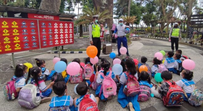 
MPM Honda Jatim dan Sat Lantas Polres Malang Edukasi Anak Usia Dini di Taman Lalu Lintas