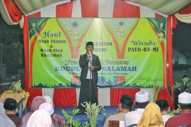 
Hadiri Acara Wisuda di Yayasan Roudlotus Salamah, Ini Pesan yang Disampaikan Wawali Mas Adi
