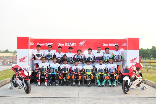 
Seleksi Astra Honda Racing School Diikuti Ratusan Pebalap Muda Potensial