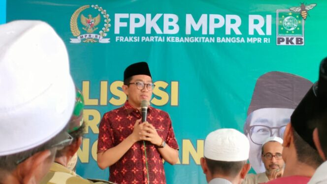 
Faisol Riza Minta Semua Bergandengan Tangan Yakinkan Konsumsi Daging Aman di Tengah PMK