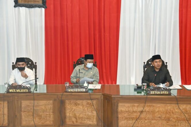 
Rapat Paripurna I, Wali Kota Gus Ipul Sampaikan Kota Pasuruan Berhasil Raih WTP