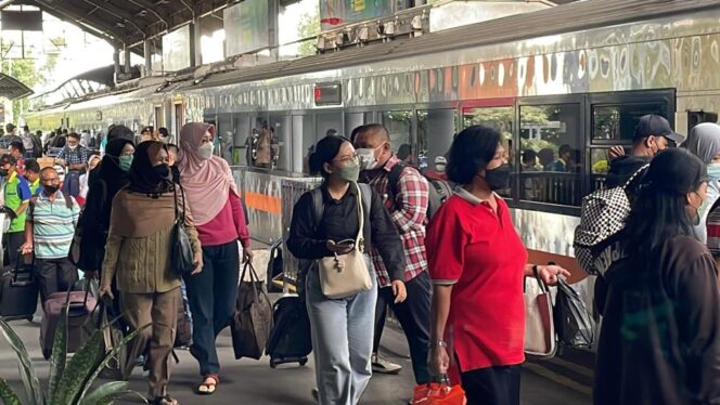
Berlaku Mulai 17 Juli 2022, Penumpang KA Jarak Jauh yang Belum Divaksin Wajib Screening