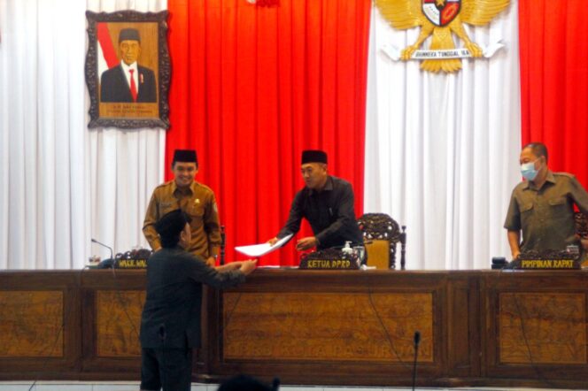 
Paripurna II: Pemkot Pasuruan Dapat Apresiasi WTP