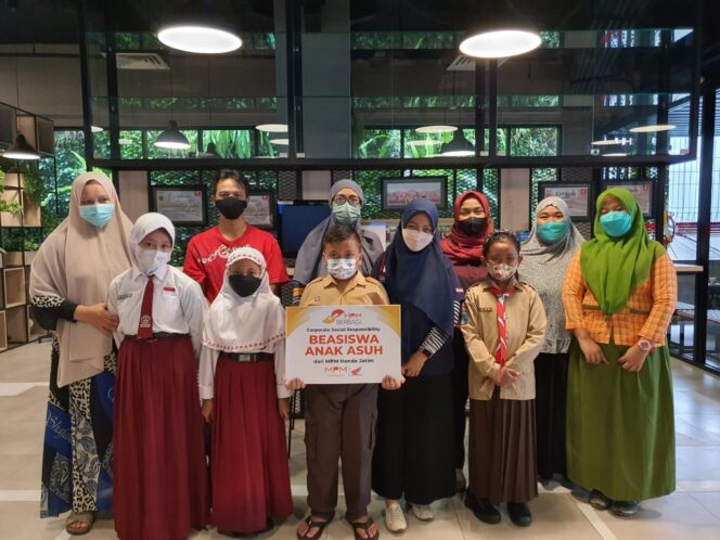 
Hari Anak Nasional, MPM Honda Jatim Salurkan Beasiswa Pendidikan untuk  Anak Asuh