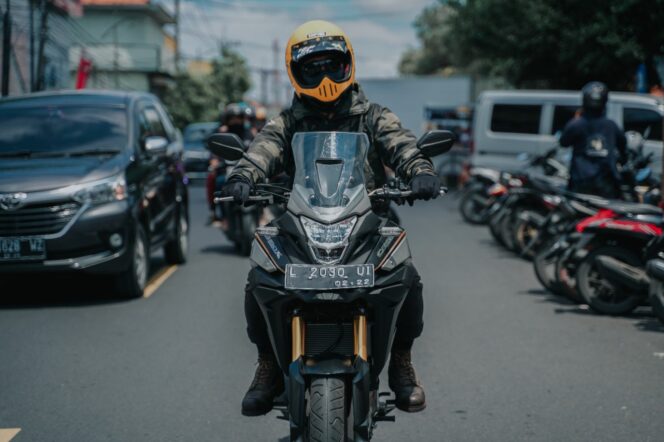 
Pahami Cara Berkendara Motor, Agar #Cari_Aman Saat di Jalan