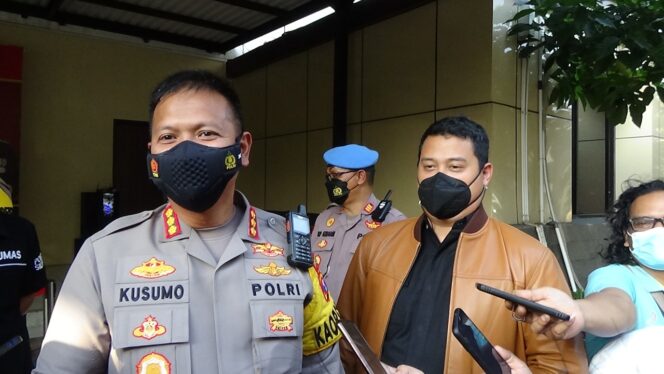 
Kapolsek Sukodono Digrebek Pesta Sabu Bersama 4 Anggotanya