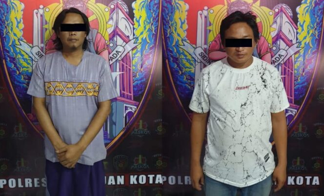 
Dua Pria Pelaku judi Online Slot di Pasuruan Ditangkap