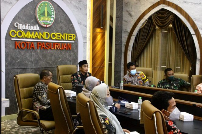 
Pastikan Stok BBM dan LPG Subsidi Cukup, Khofifah: Masyarakat Jatim Tetap Tenang