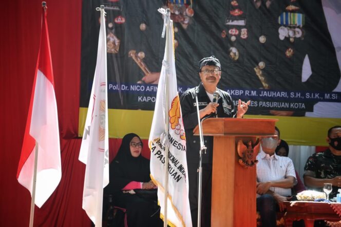 
Gus Ipul Ajak Peserta Kejuaraan Pencak Silat Kapolres Pasuruan Kota Cup Bertanding Secara Ksatria