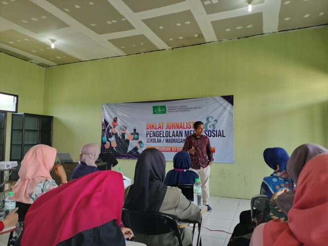 
Puluhan Guru dan Pembina OSIS se-Kabupaten Pasuruan Antusias Ikuti Diklat Jurnalistik